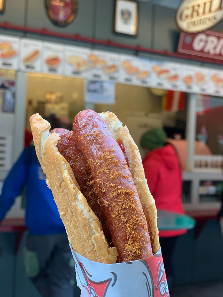 Hot dog imperdível do street food, Imbiss Grill (Foto: Dani Filomeno) 