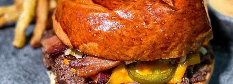 Entre os dias 11 e 27 de maio acontece o maior festival do hambúrguer do país: o Burger Fest. Em sua 12ª edição, o evento conta com mais de 150 endereços participantes nas cidades de São Paulo, Rio de Janeiro, Belo Horizonte, Porto Alegre e Florianópolis.