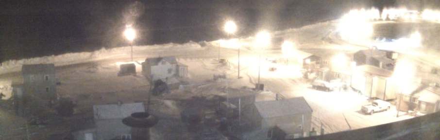 A pequena cidade localizada ao norte do Círculo Polar Ártico entrou em sua fase anual de escuridão, conhecida como noite polar