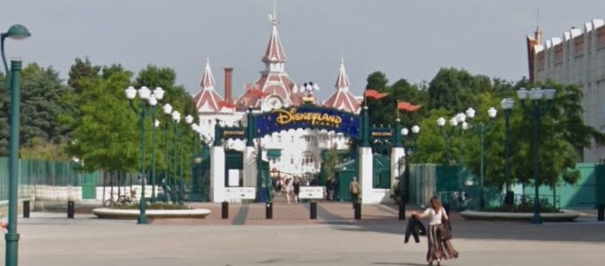 Disney decide adiar a reabertura de parques na Califórnia