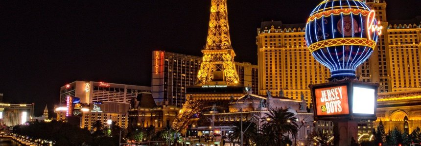 Turistas vacinados podem ficar sem máscara dentro dos cassinos de Las Vegas