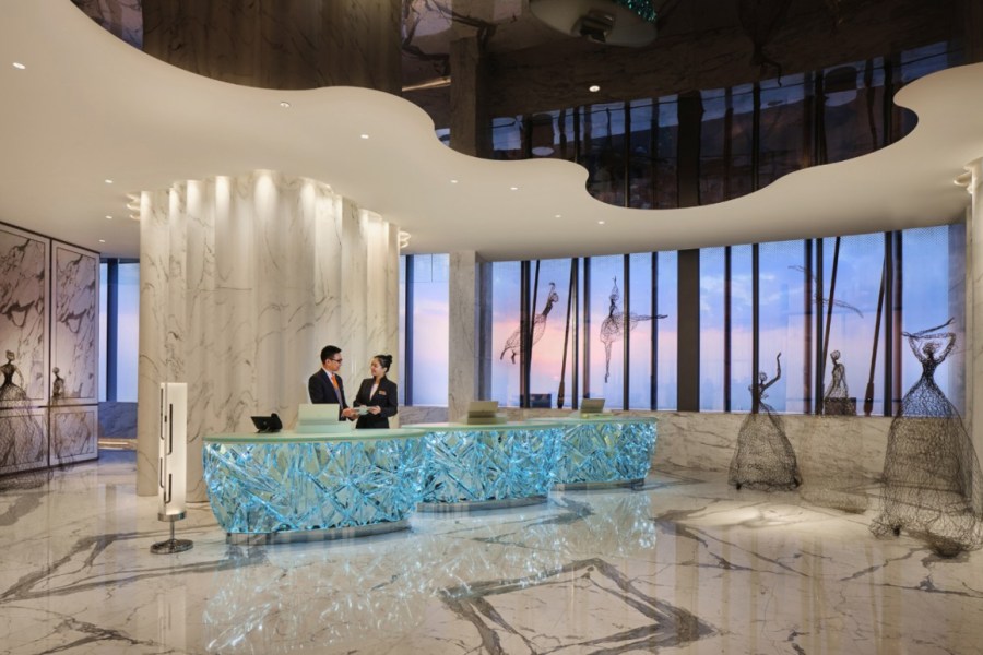 Con 128 pisos, el hotel más alto del mundo abrió en Shanghai