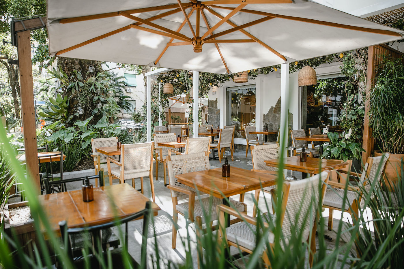 10 restaurantes com áreas abertas no Rio de Janeiro