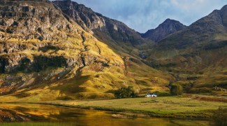 Castelos, vilarejos e montanhas: os cenários reais de Outlander na Escócia