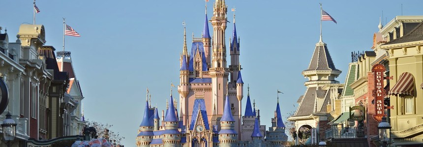 Disney lança novo recurso que permite furar fila e organizar experiências com princesas e vilões