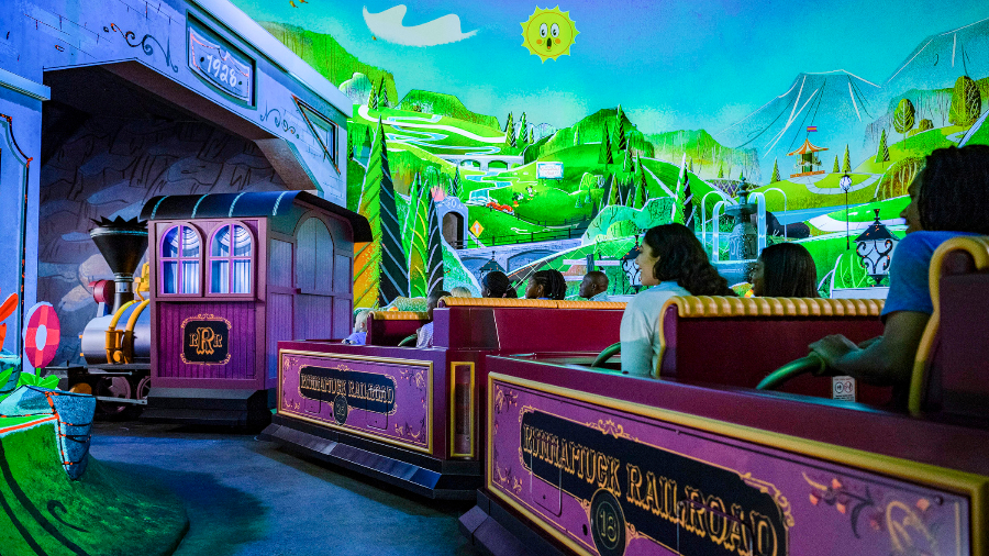 Mickey & Minnie's Runaway Railway (1)