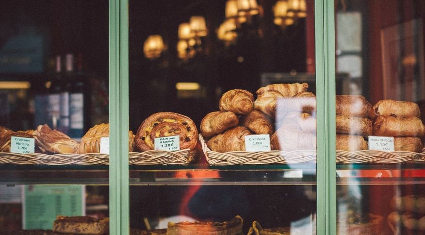 Tássia Magalhães compartilha seus locais prediletos por Paris e Lyon para se deliciar com doces e pães