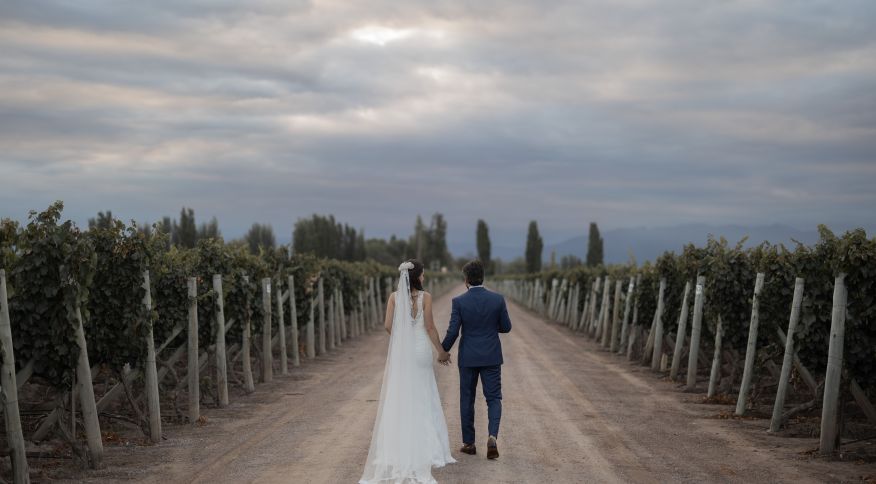 Larissa e Bruno tiveram três dias de comemoração em Mendoza, na Argentina. O casamento foi celebrado em uma vinícola da região