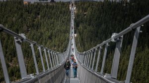 Passarela suspensa mais longa do mundo é inaugurada na República Tcheca