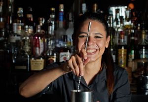 Onde os bartenders bebem? Com Cris Negreiros, do Carrasco Bar, em São Paulo